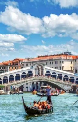 Venice và Marena màu xanh biếc